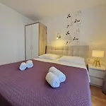 Modern Eingerichtete Fuer 4 Personen Ideal Fuer Famillien Mit Im By Interhome Apartament Baška