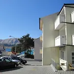 Modern Eingerichtete Fuer 4 Personen Ideal Fuer Famillien Mit Im By Interhome 바슈카