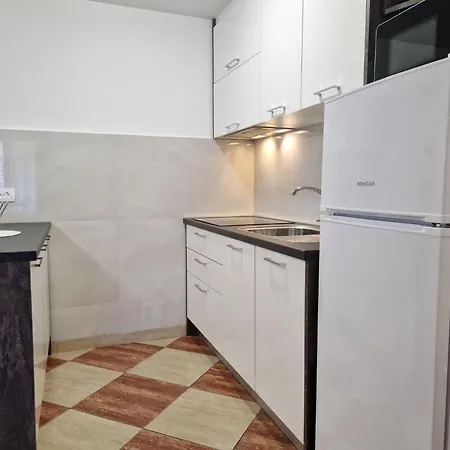 아파트 Modern Eingerichtete Fuer 4 Personen Ideal Fuer Famillien Mit Im By Interhome 바슈카