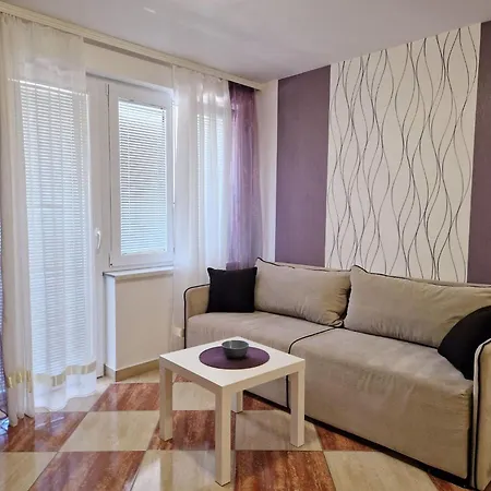Modern Eingerichtete Fuer 4 Personen Ideal Fuer Famillien Mit Im By Interhome * 巴斯卡