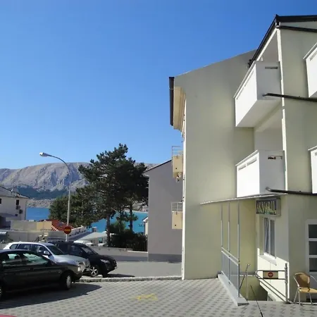 Modern Eingerichtete Fuer 4 Personen Ideal Fuer Famillien Mit Im By Interhome 바슈카
