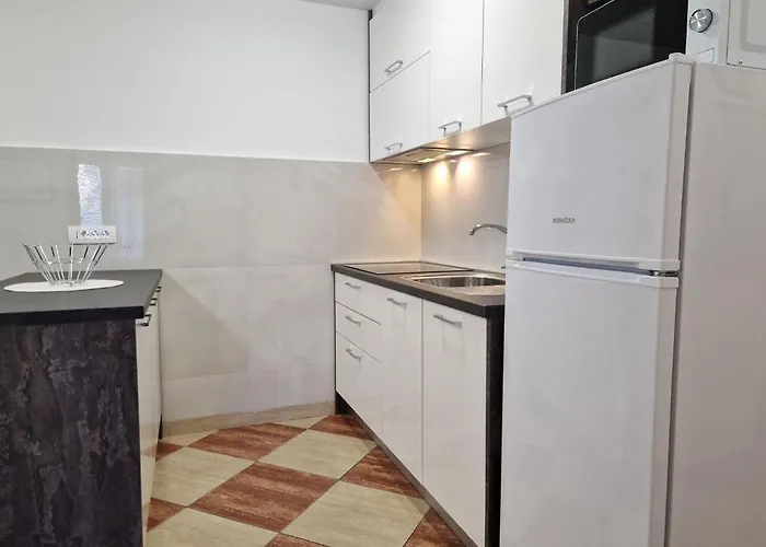 Apartmán Modern Eingerichtete Fuer 4 Personen Ideal Fuer Famillien Mit Im By Interhome Baška