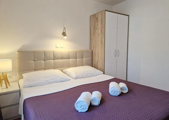 Modern Eingerichtete Fuer 4 Personen Ideal Fuer Famillien Mit Im By Interhome Apartmán Baška