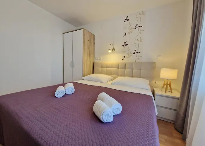 Modern Eingerichtete Fuer 4 Personen Ideal Fuer Famillien Mit Im By Interhome Apartmán Baška