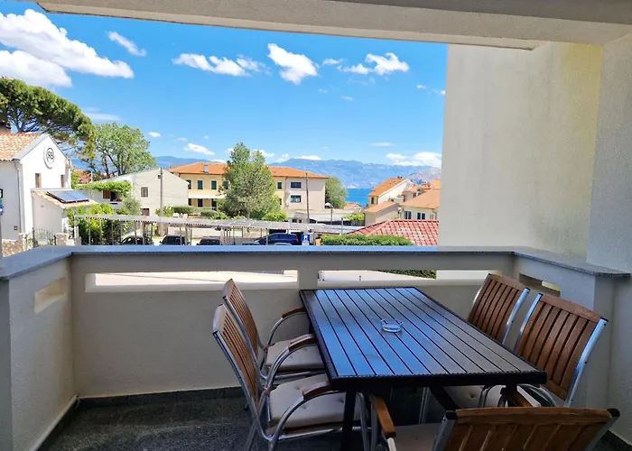 Modern Eingerichtete Fuer 4 Personen Ideal Fuer Famillien Mit Im By Interhome Apartmán Baška