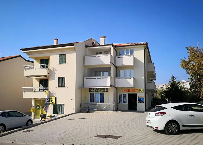Modern Eingerichtete Fuer 4 Personen Ideal Fuer Famillien Mit Im By Interhome * Baška