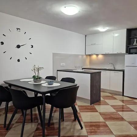 Modern Eingerichtete Fuer 4 Personen Ideal Fuer Famillien Mit Im By Interhome Башка